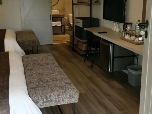 FAMILY ROOM 4 (4)